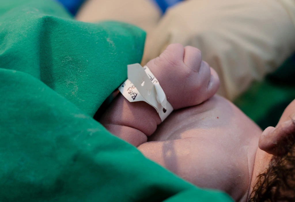 Il trasferimento del microbiota da madre a figlio: è possibile anche con il parto cesareo