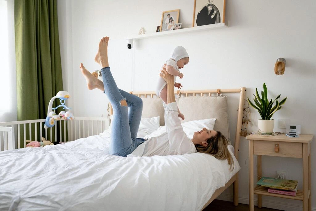 Un sondaggio mostra che più di una donna su 10 fatica a legare con il proprio bambino